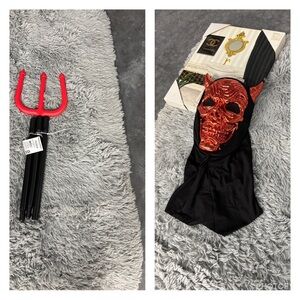 NWT Way To Celebrate! Red & Black Halloween Metallic Devil Mask & Toy Pitchfork